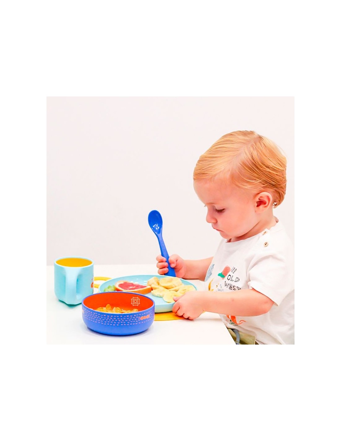 Vajilla infantil azul de aprendizaje Suavinex para la alimentación.